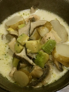 菊芋と茸とアボカドのクリーム煮-レシピのメイン写真