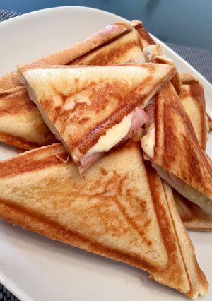♡おいしー！ハムチーズホットサンド♡-レシピのメイン写真