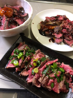 ローストビーフ丼と肉のタタキ同時進行-レシピのメイン写真