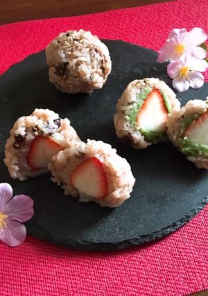 春イベントに♡赤飯で簡単！いちご大福-レシピのメイン写真