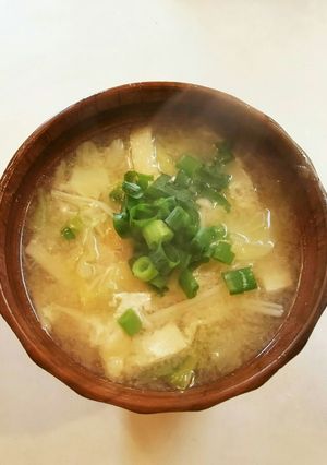 白菜 えのき 油揚げの味噌汁-レシピのメイン写真