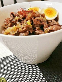 ピリ辛万能ダレで、簡単牛肉炒め丼-レシピのメイン写真