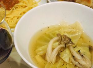 キャベツとしめじのコンソメスープ-レシピのメイン写真