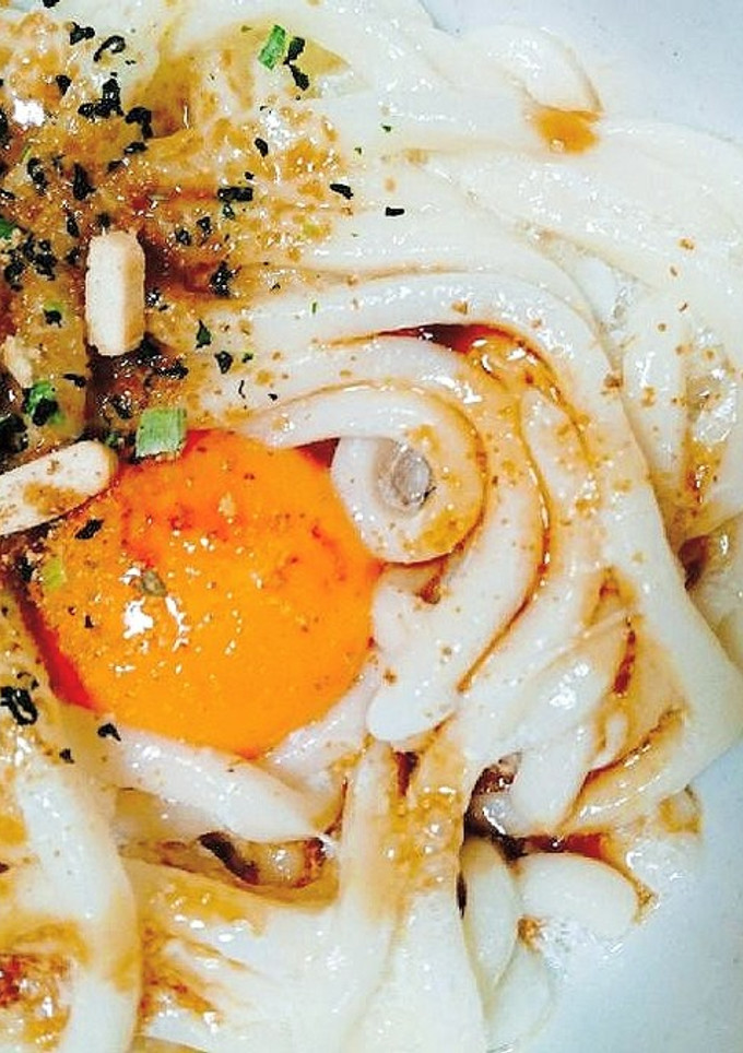 お吸い物の素で釜玉風うどん&茶碗蒸し風！-レシピのメイン写真