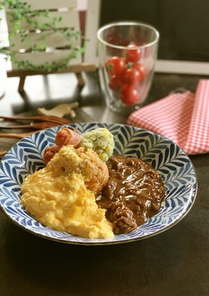 とろ〜りオムライス濃いビーフシチュー添え-レシピのメイン写真