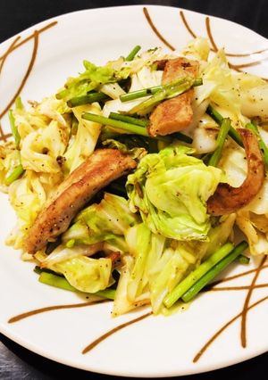 かぼすが香る♩豚トロとキャベツの炒め物-レシピのメイン写真
