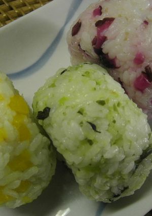 お弁当行き！カラフル３色漬物おにぎり♪-レシピのメイン写真