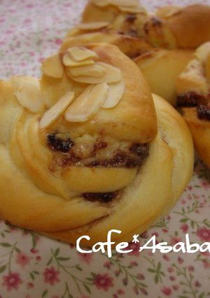 ヨーグルト生地のベリーチーズクリームパン-レシピのメイン写真