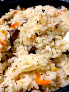 生姜が香る魚のアラを使った炊き込みご飯-レシピのメイン写真