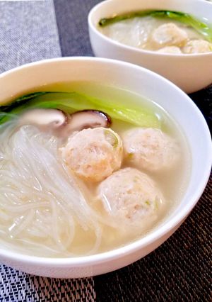 ＊簡単！やわらか鶏団子と春雨のスープ＊-レシピのメイン写真