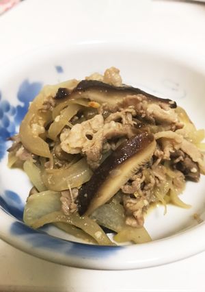 味噌炒め〔豚肉、しいたけ、玉ねぎ〕-レシピのメイン写真