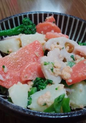 鮭と緑黄色野菜のコロコロポテトサラダ-レシピのメイン写真