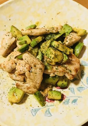 鶏肉＆アボカドの炒め物☆塩バター風味-レシピのメイン写真