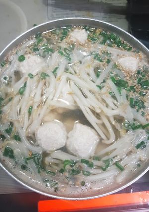 鶏団子とモヤシの中華スープ-レシピのメイン写真