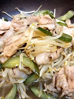 もやしときゅうりと豚肉の黒酢炒め-レシピのメイン写真
