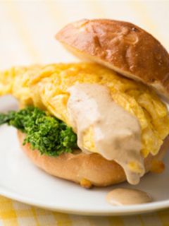 菜の花とコーンオムレツのサンドイッチ-レシピのメイン写真