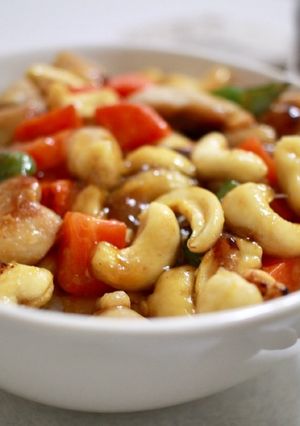 鶏肉のカシューナッツ炒め丼-レシピのメイン写真