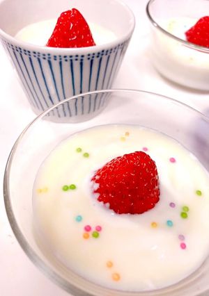 １分で子供も喜ぶいちごヨーグルトケーキ風-レシピのメイン写真