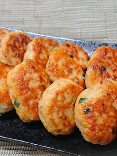 鍋用つみれで時短!ふんわり鶏照りバーグ-レシピのメイン写真