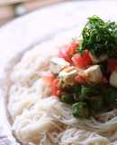 野菜とチーズのなめたけ和えのっけ素麺