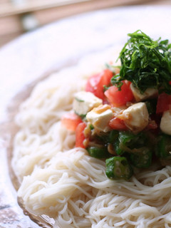 野菜とチーズのなめたけ和えのっけ素麺-レシピのメイン写真