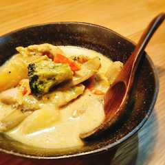 รูปของ 鶏肉と色々野菜の豆乳カレー煮
