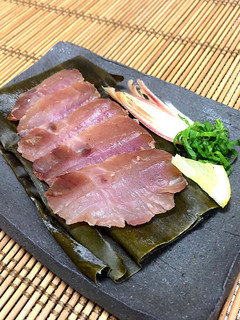 ワラサの昆布締めの軽い冷燻-レシピのメイン写真