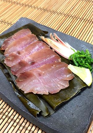 ワラサの昆布締めの軽い冷燻-レシピのメイン写真