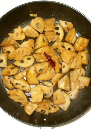 大きめ蓮根きんぴら♪簡単ご飯のおかず-レシピのメイン写真