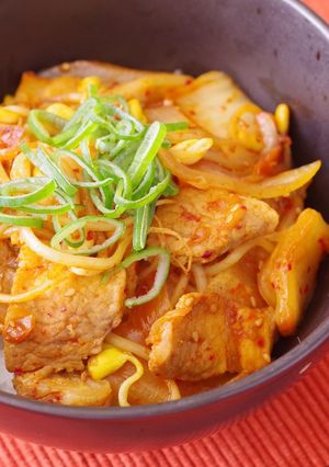 ごま油香る！豚キムチ丼-レシピのメイン写真