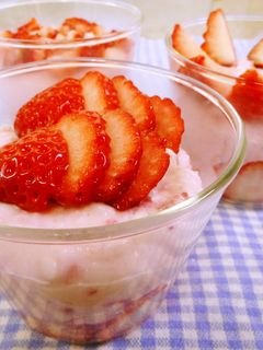 いちごのヨーグルトレアチーズケーキ-レシピのメイン写真