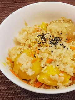 美味簡単~炊飯器でサツマイモ炊き込みご飯-レシピのメイン写真
