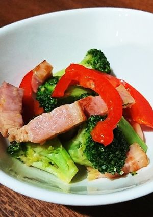 ベーコンと野菜のガーリックチーズ炒め-レシピのメイン写真