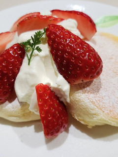 ふわふわ♥いちごのスフレパンケーキ♪-レシピのメイン写真