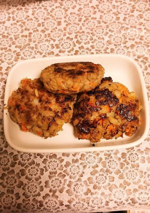 野菜が意外に入ったハンバーグ-レシピのメイン写真