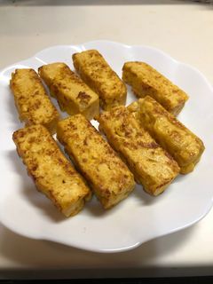 チーズとマヨが入った型に入れた卵焼き-レシピのメイン写真