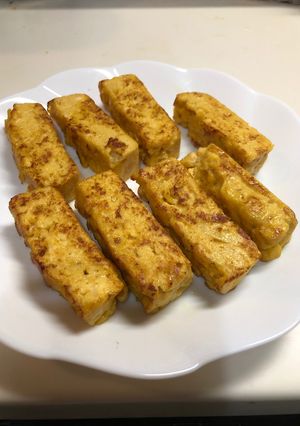 チーズとマヨが入った型に入れた卵焼き-レシピのメイン写真