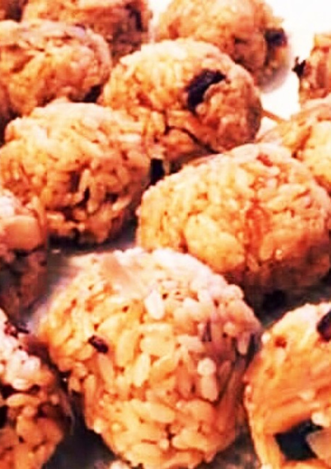 タコ飯のひとくちおにぎり味噌風味れ-レシピのメイン写真