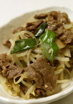 牛肉もやし長ねぎの炒め物★味噌ウスター味-レシピのメイン写真