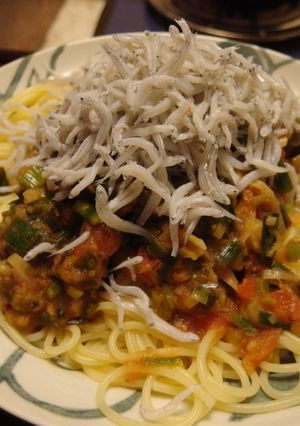 春！釜揚げしらすと葉にんにくのトマトスパ-レシピのメイン写真