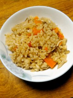 舞茸と人参の炊き込みご飯-レシピのメイン写真