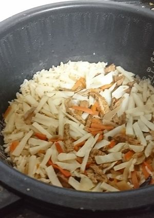 菊芋入り炊き込みご飯-レシピのメイン写真