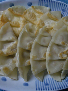 簡単包むだけ☆納豆餃子とチーズ餃子-レシピのメイン写真