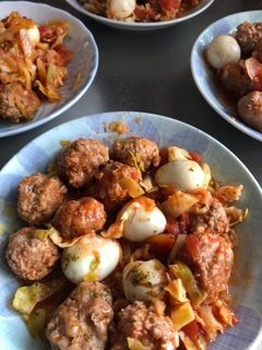 簡単、肉団子とうずらキャベツのトマト煮。-レシピのメイン写真