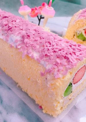 ひな祭りに✨生クリームと苺ムースのケーキ-レシピのメイン写真