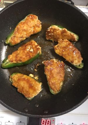 【食費を抑えたい】ピーマン鶏胸えのき詰め-レシピのメイン写真