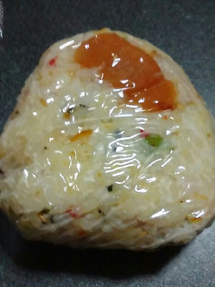 野菜ふりかけと梅干しのおにぎり-レシピのメイン写真