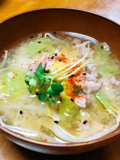 キャベツともやしと豚肉の味噌汁 *☻*-レシピのメイン写真