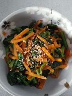 ほうれん草と人参の炒めもの-レシピのメイン写真