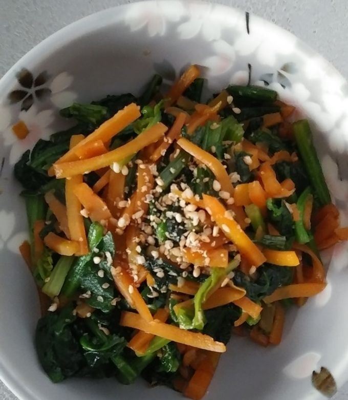 ほうれん草と人参の炒めもの by クッキングBear 【クックパッド】 簡単